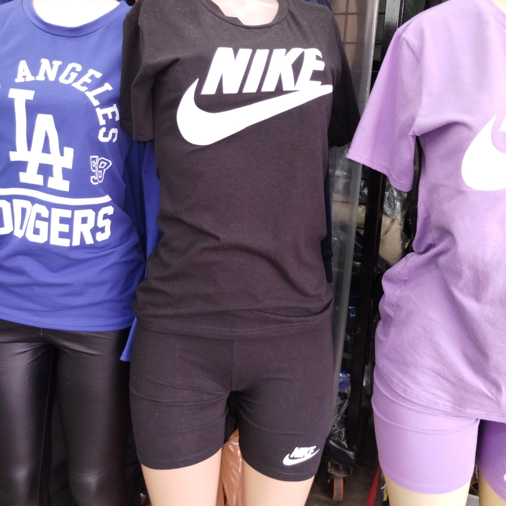 Women's t shirt shorts sets